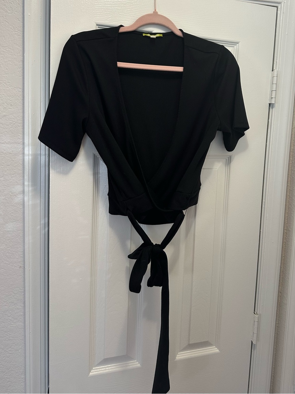 NWT Gianni Bini black wrap shirt, Large
